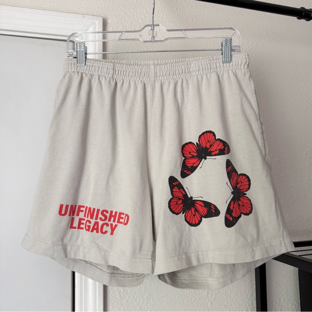 UNFINISHED LEGACY‎ grey butterfly graphic logo text spell out knit shorts